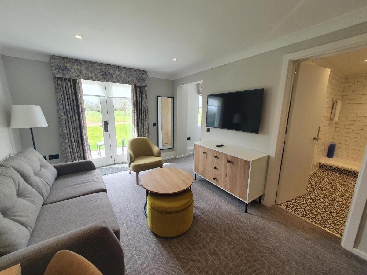 Horwood House Hotel Milton Keynes Exteriör bild